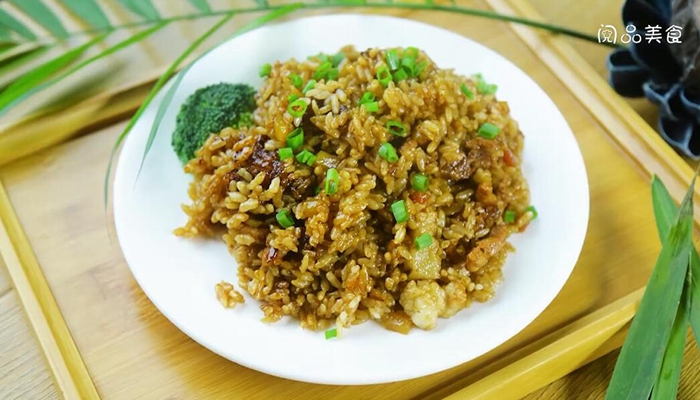 土豆肉丁焖饭