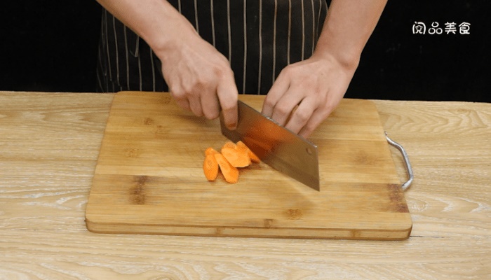 干锅莴笋做法步骤：3