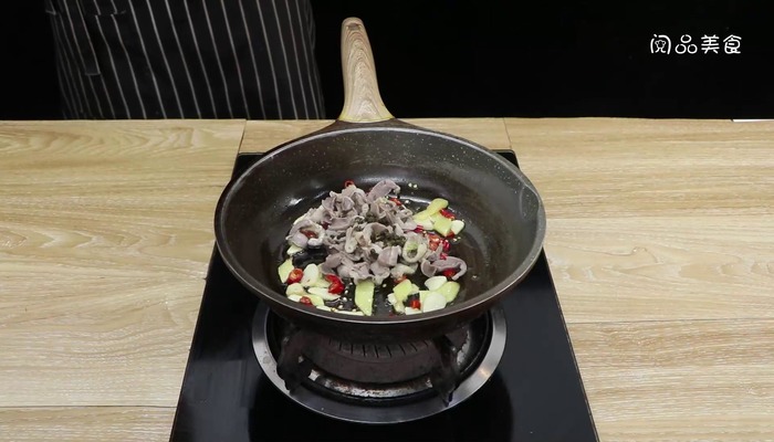 蒜苗鸡胗做法步骤：9