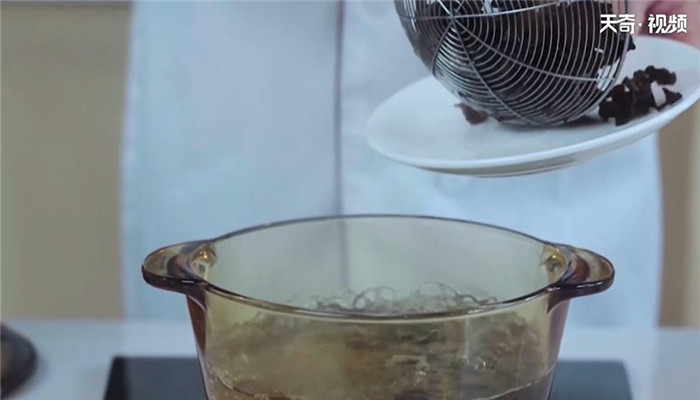 木耳炒牛肉做法步骤：9