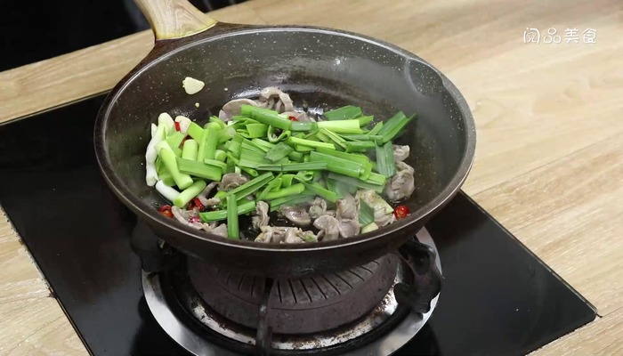蒜苗鸡胗做法步骤：10