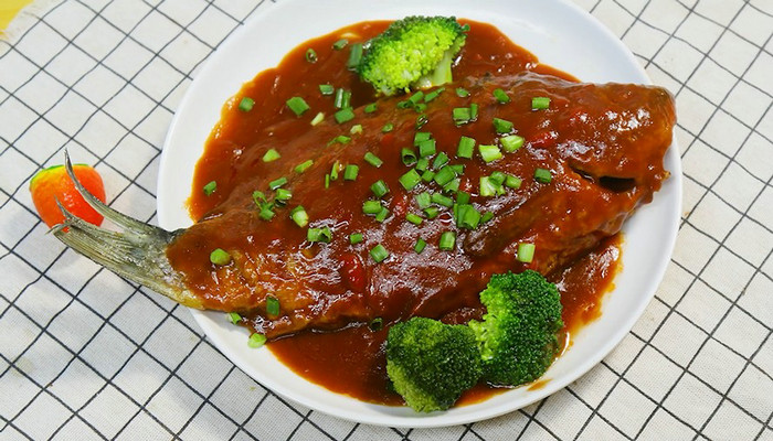 糖醋鲤鱼做法步骤：9