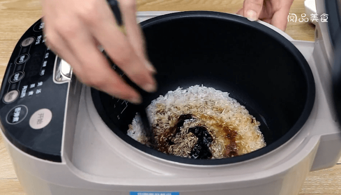 五彩焖饭做法步骤：7