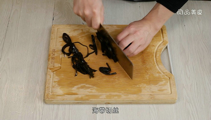 海带胡萝卜三丝做法步骤：2