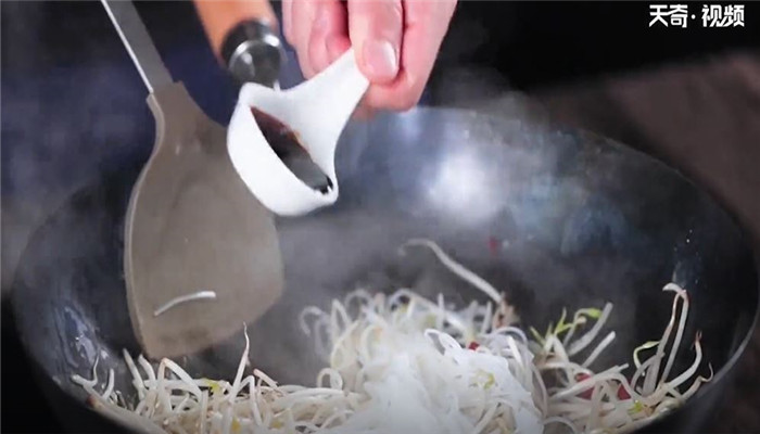 豆芽炒粉丝做法步骤：9
