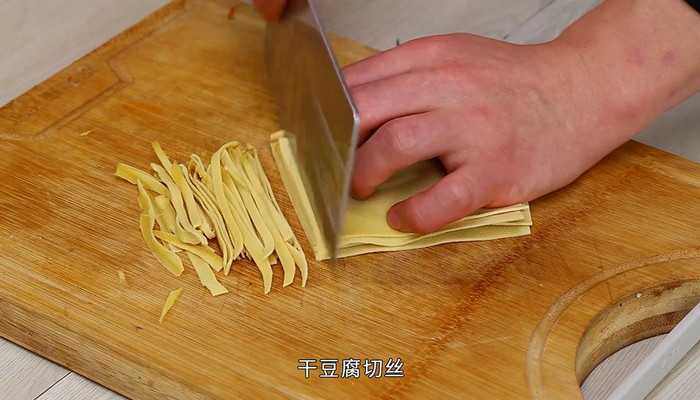白菜干豆腐粉条做法步骤：3