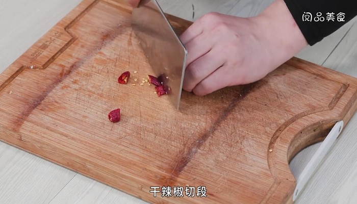 炒咸辣菜做法步骤：4