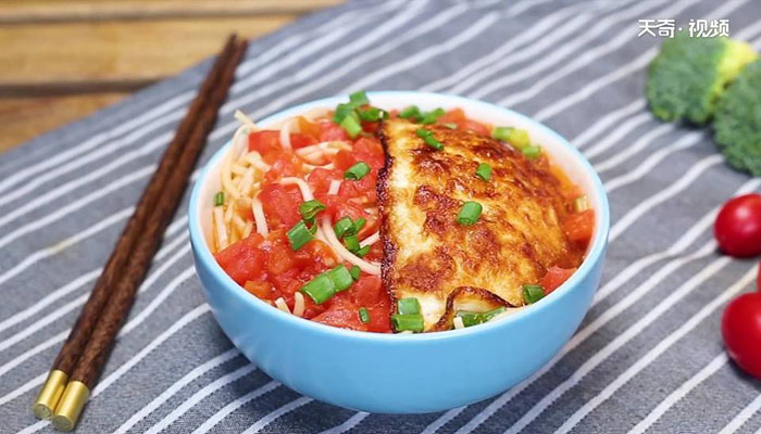 荷包蛋番茄面做法步骤：8