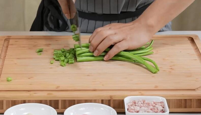 丝瓜炖鸡做法步骤：4