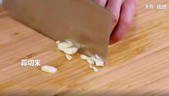 蒜蓉粉丝鲍鱼做法步骤：3