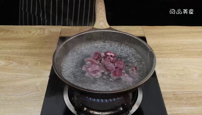 牛肉炖萝卜做法步骤：6