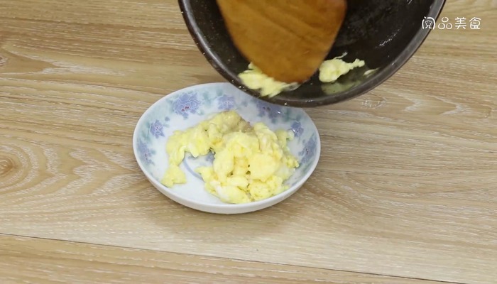 金华火腿什锦黄金炒饭做法步骤：7