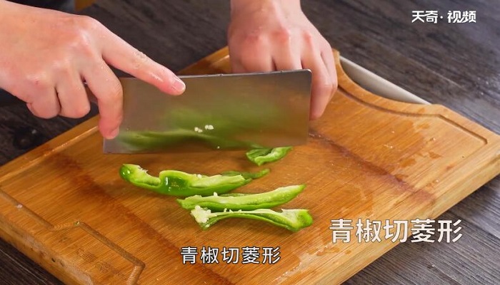 芦姜鸡片做法步骤：5