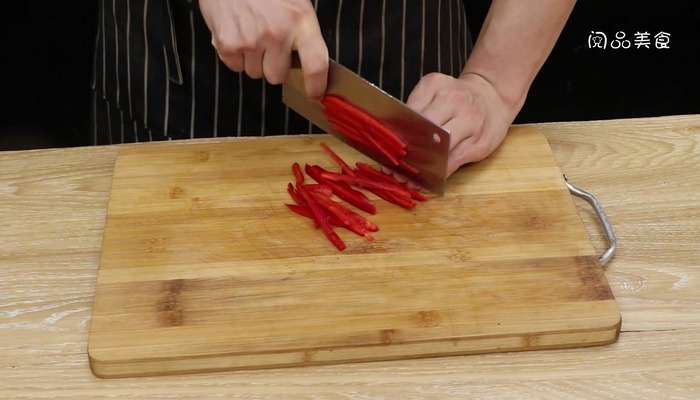 黑椒炒牛柳做法步骤：4