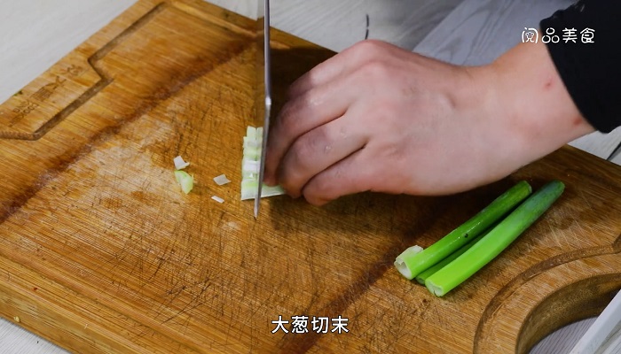 猪腱子怎么炒做法步骤：5