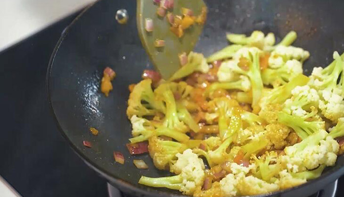 洋葱炒鸡蛋做法步骤：11